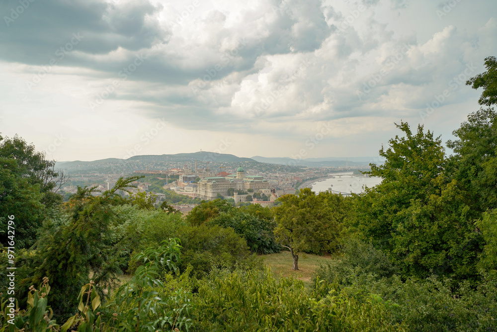 Obraz premium panoramic view of Budapest from Gellert Hill
