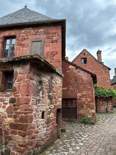 Obraz na płótnie Dans les rues de Collonges-la-rouge w salonie