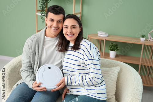 Young couple with modern ro...