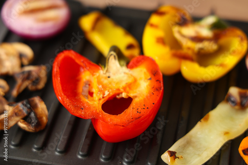 Modern electric grill with ...