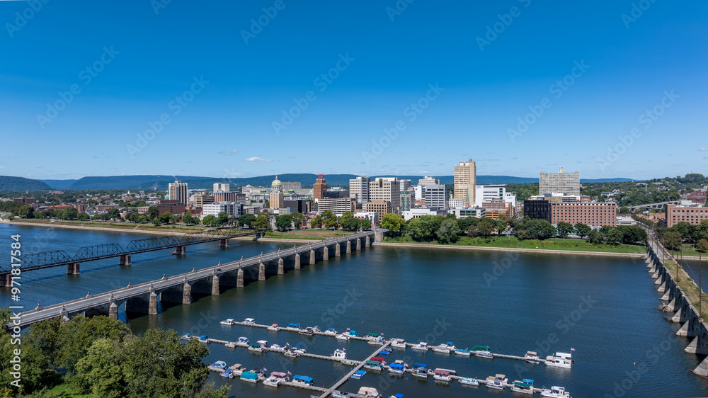 Obraz premium Late summer, early fall aerial, drone, photo of the Harrisburg Pennsylvania skyline and the Susquehanna River. September 2024.