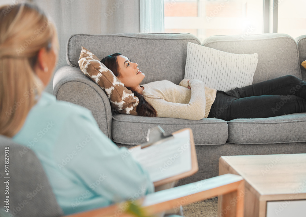 © peopleimages.com - Counseling, woman and therapist on couch for consultation, mental health or anxiety support in office. Therapy, female patient or psychologist on sofa for discussion, share trauma or story in session © peopleimages.com - Counseling, woman and therapist on couch for consultation, mental health or anxiety support in office. Therapy, female patient or psychologist on sofa for discussion, share trauma or story in session