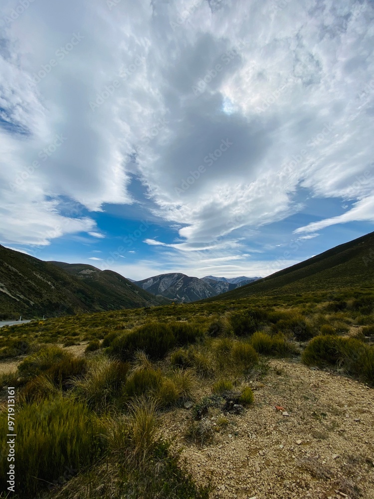 Obraz premium Beautiful panoramic views at Porters Pass Viewpoint, Springfield , South Island , New Zealand. Landscape with sky and clouds