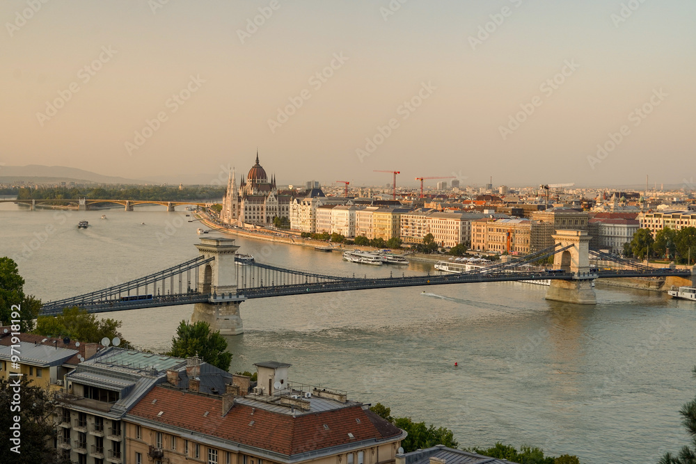 Obraz premium panoramic view of budapest , bridge and the Danube iver from Budavàr Castle