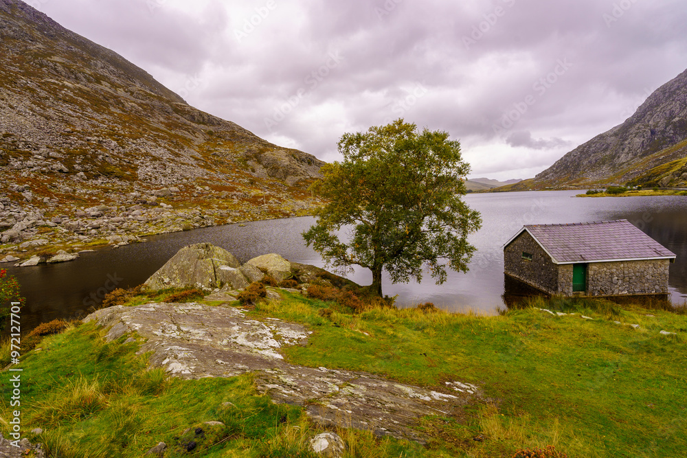 Llyn Ogwen lake, in Snowdonia National Park