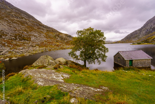 Obraz na płótnie Llyn Ogwen lake, in Snowdonia National Park w salonie
