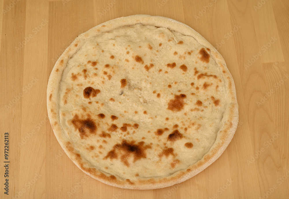 Wypieczony pusty spód do pizzy neapolitanskiej Wypieczony pusty spód do pizzy neapolitanskiej