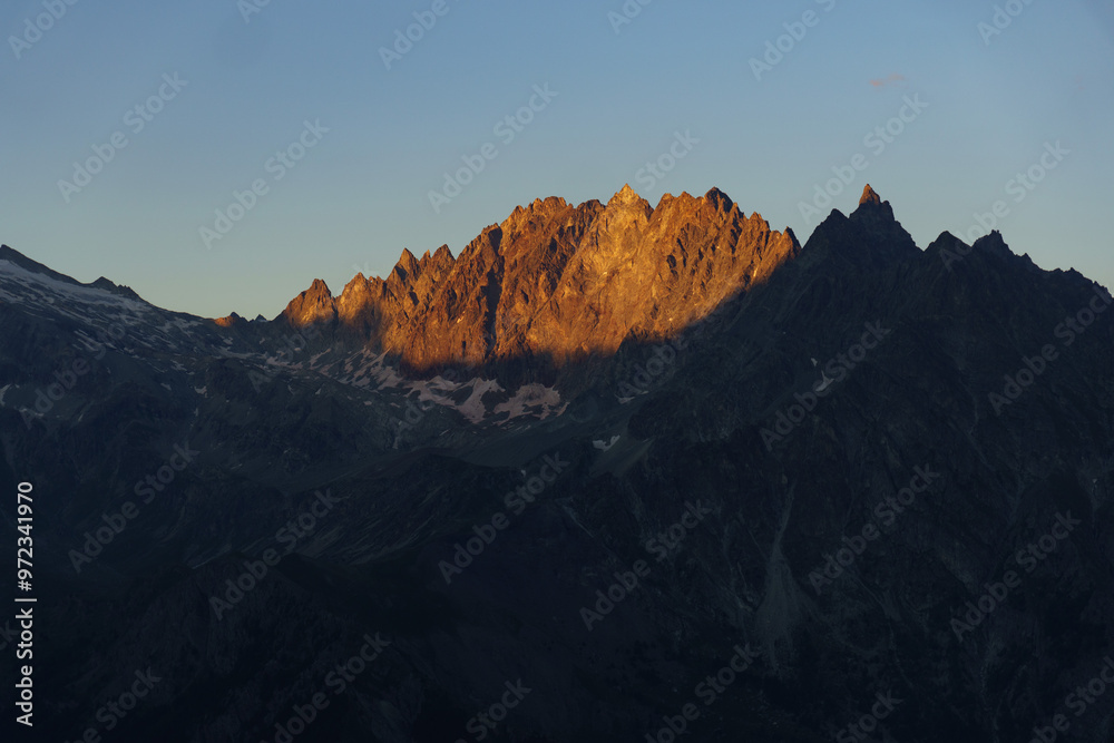 Obraz premium Mountains at Sunrise