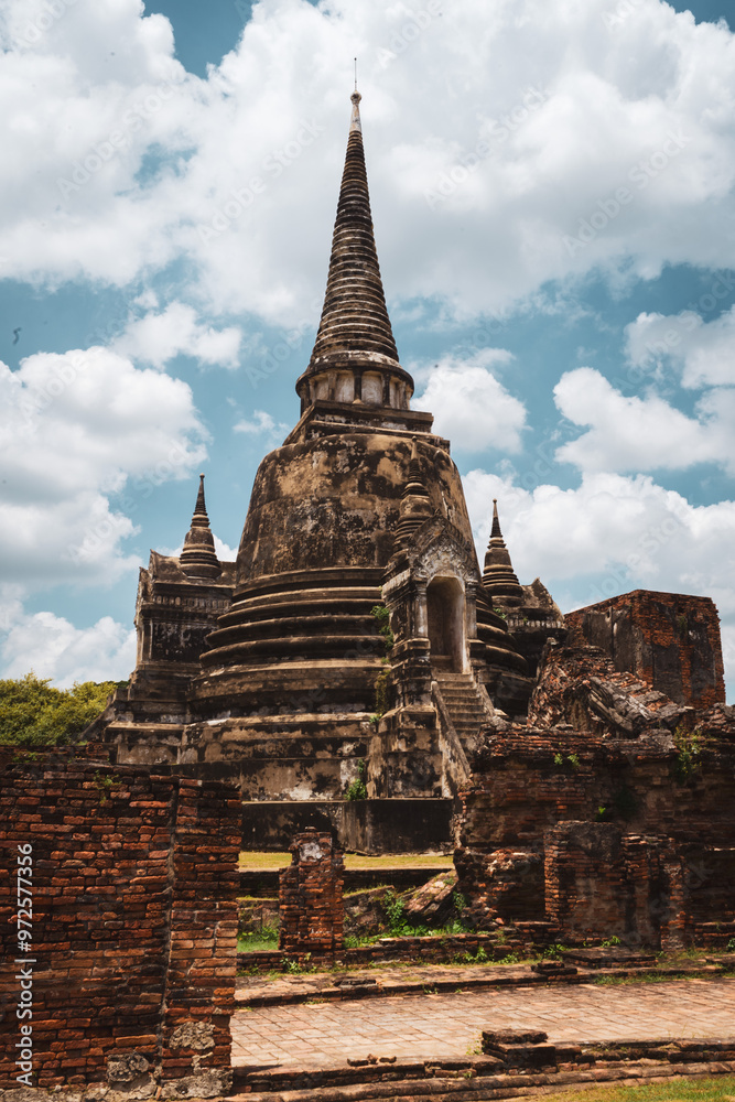 Obraz premium old buddhist temple in ayutthaya