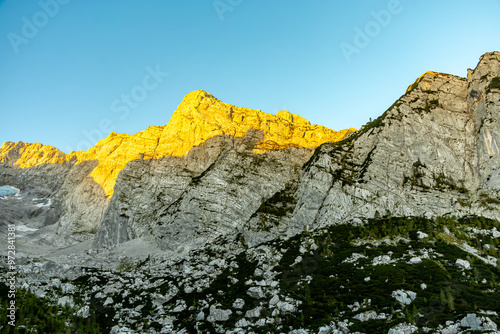 Eine wunderschöne Spätsommer Wanderung durch die Berchtesgadener Alpenlandschaft bis zum Blaueisgletscher - Berchtesgaden - Bayern - Deutschland photo