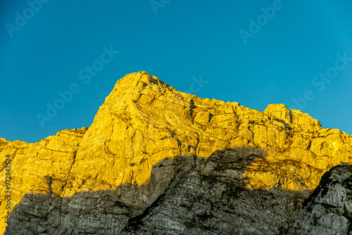 Eine wunderschöne Spätsommer Wanderung durch die Berchtesgadener Alpenlandschaft bis zum Blaueisgletscher - Berchtesgaden - Bayern - Deutschland photo