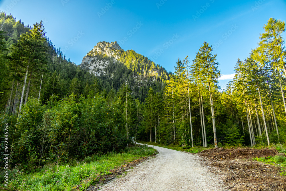 Obraz premium Eine wunderschöne Spätsommer Wanderung durch die Berchtesgadener Alpenlandschaft bis zum Blaueisgletscher - Berchtesgaden - Bayern - Deutschland