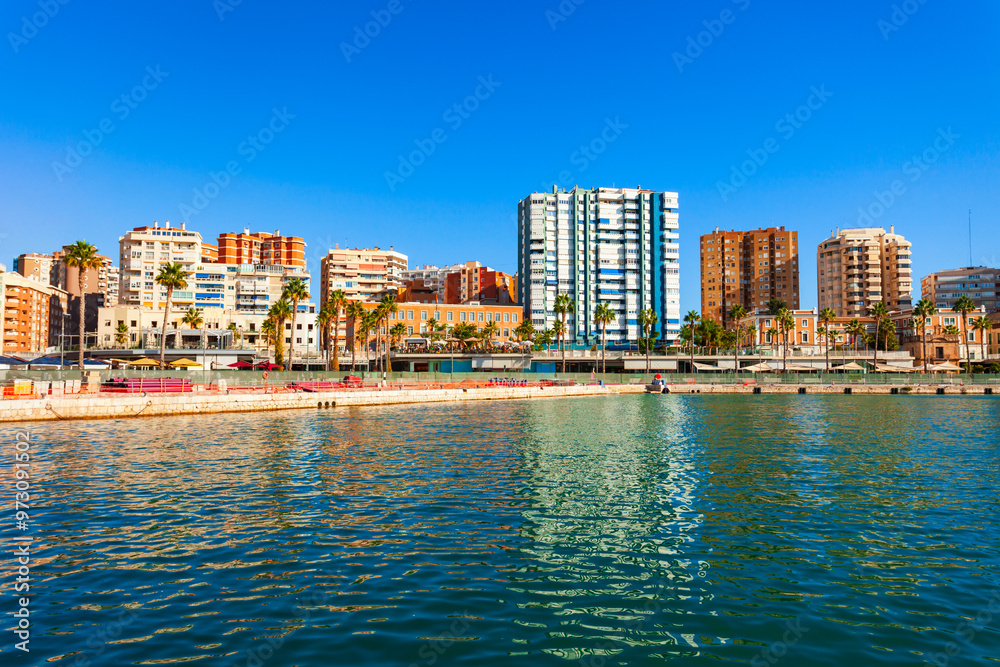 Obraz premium Paseo del Muelle Uno pedestrian promenade in Malaga