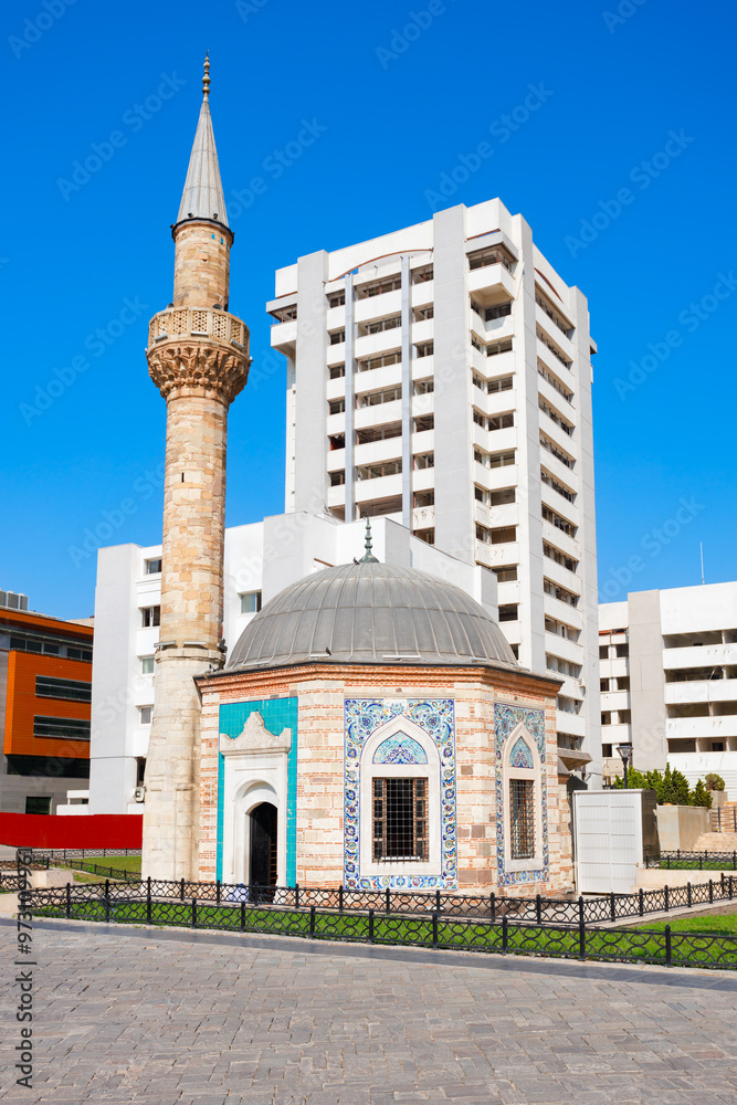 Fototapeta premium Konak Mosque in Izmir city in Turkey