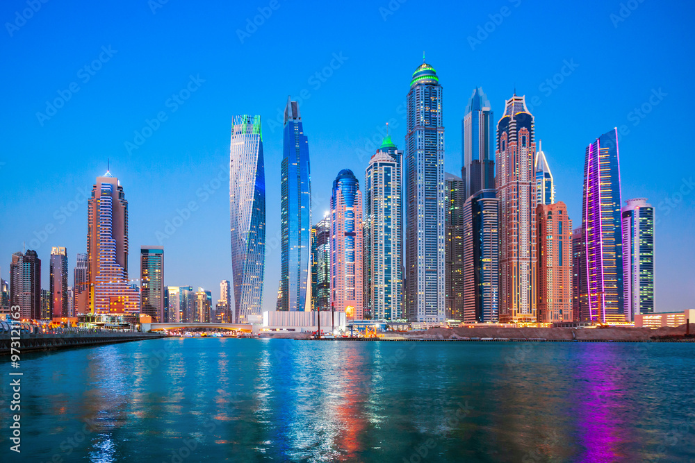 Fototapeta premium Dubai Marina district in Dubai, UAE
