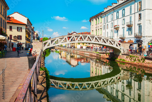 Obraz na płótnie Naviglio Grande canal in Milan w salonie