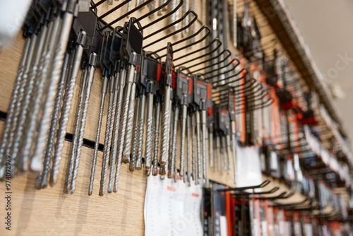 Canvastavla Different replaceable drill consumable tools on hardware store showcase