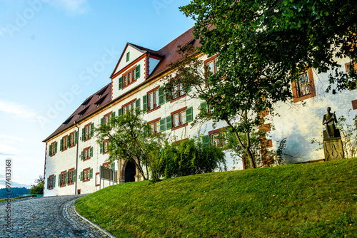 Ein kleiner Spaziergang durch die wunderschöne Fachwerkstadt von der Stadt Schmalkalden und ihrem Schloss Wilhemsburg - Thüringen - Deutschland photo