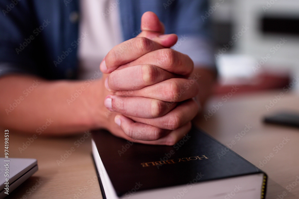Obraz premium Christian Man Hand Praying