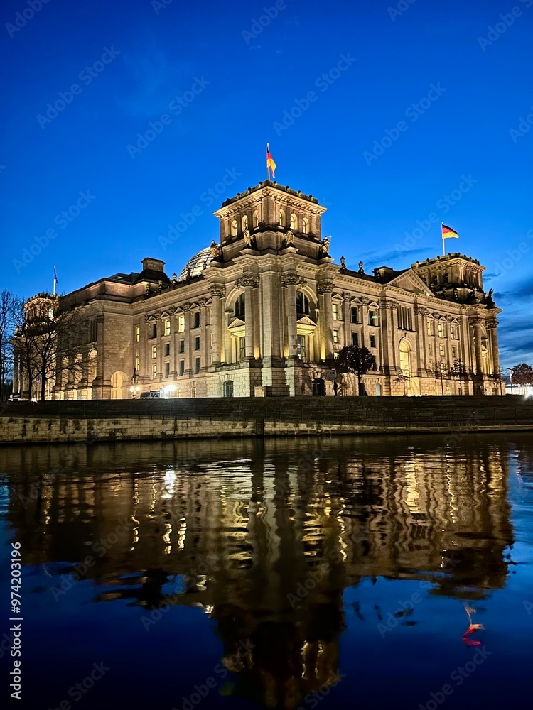 palace of germany parlament in the night palace of germany parlament in the night