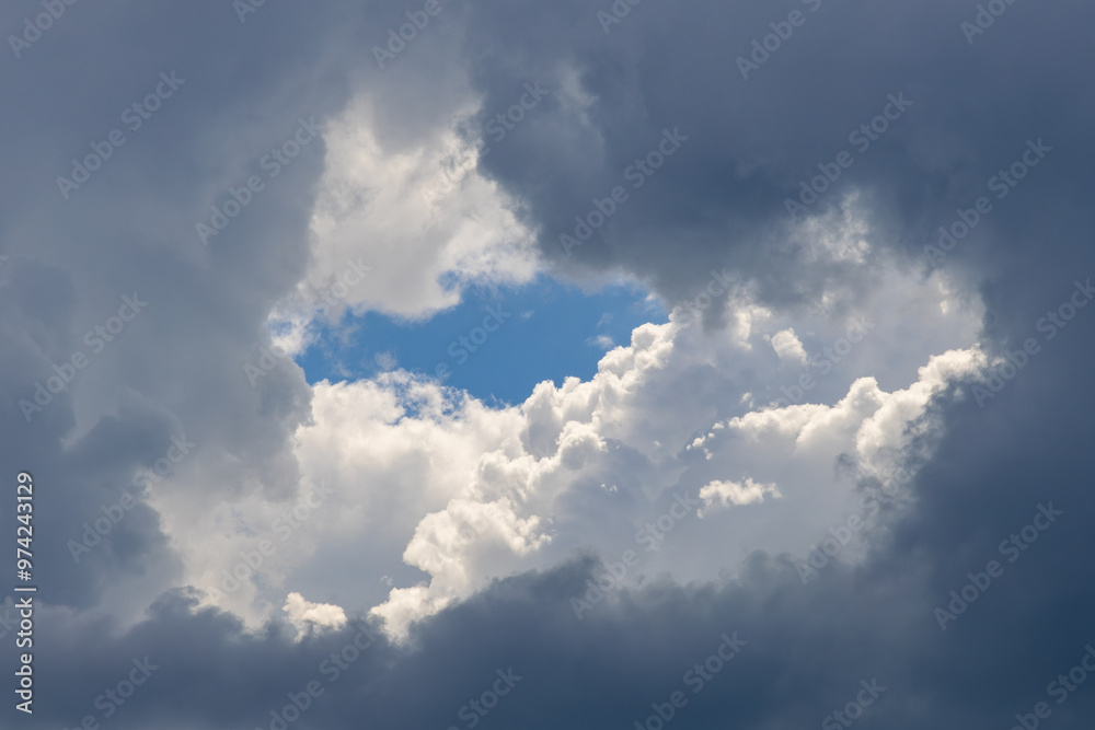 Fototapeta premium Clearing in a cloudy sky