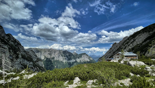 Blick auf die Blaueishütte, Alpen, Bayern, Deutschland photo