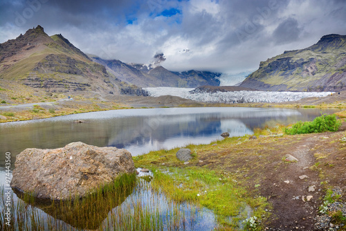Svínafellsjökull - an outle...