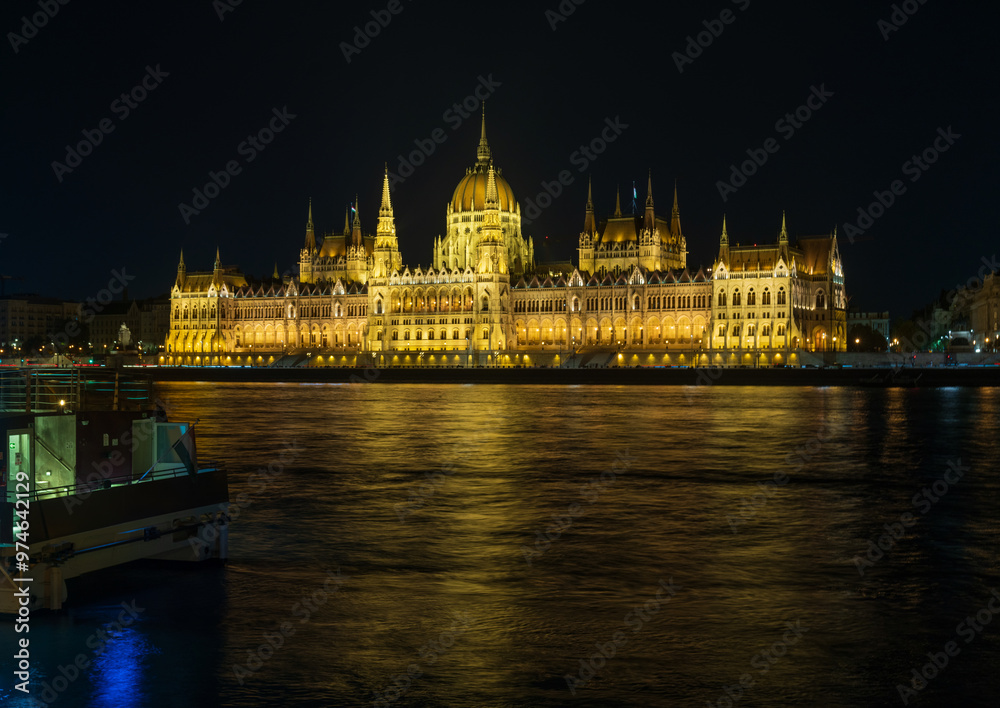 Fototapeta premium Hungarian Parliament Building at Night