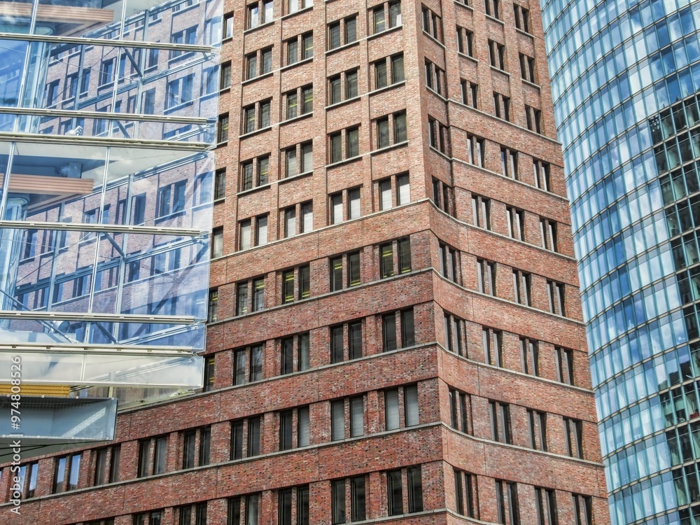 berlin, deutschland - fassaden von hochhäusern am potsdamer platz