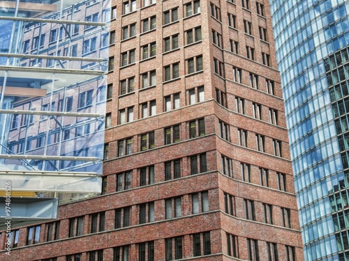 Obraz na płótnie berlin, deutschland - fassaden von hochhäusern am potsdamer platz w salonie