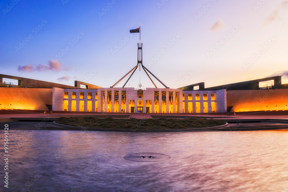 Fotografie ACT Parl House ring pool pink