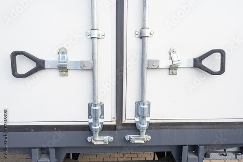 Bilde på lerret Locking mechanism for container under truck