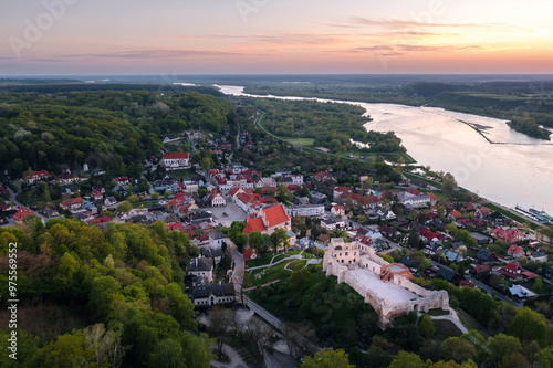 Obraz na płótnie Summer aerial skyline cityscape of Kazimierz Dolny, Lesser Poland (Małopolska). Wide panoramic view at sunset w salonie