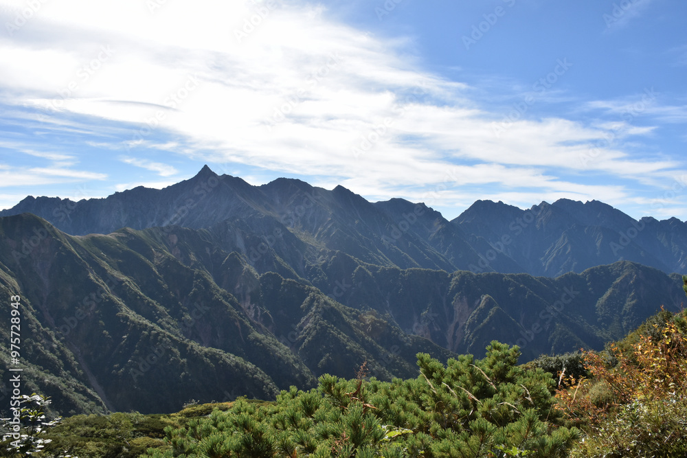 Fototapeta premium 弓折岳付近から、槍ヶ岳 穂高方面を望む