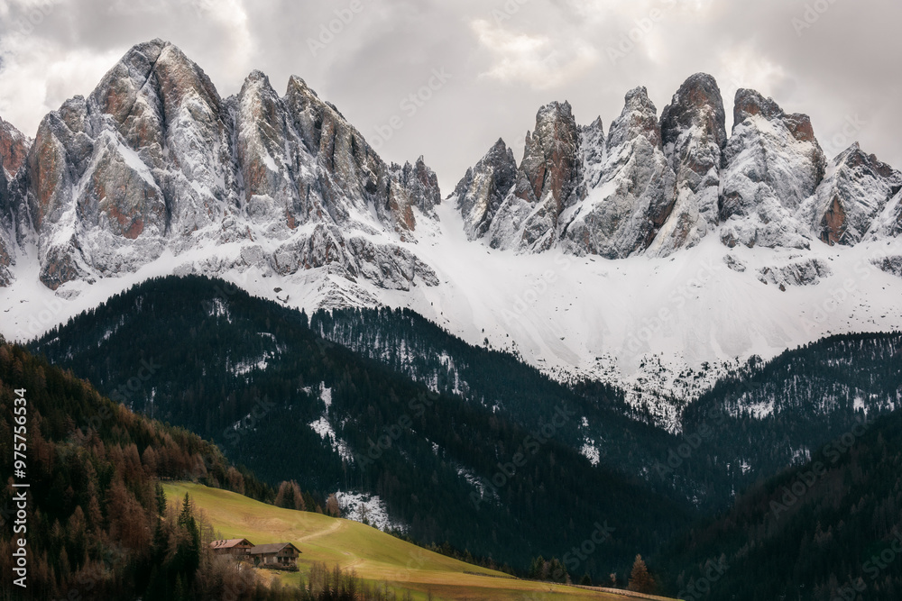 Φωτογραφία view from St. MAgdalena in dolomites , seceda mountains with snow