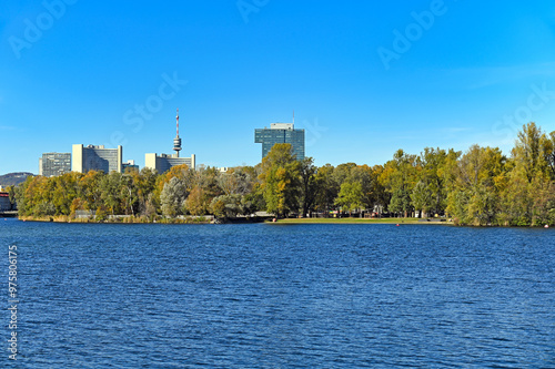 Canvas Print Skyline of Vienna and Donau river,autumn season