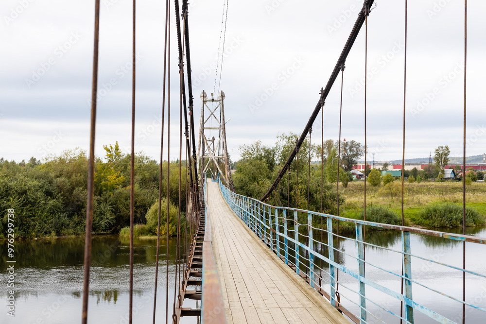 Obraz premium suspended pedestrian rope bridge in russia