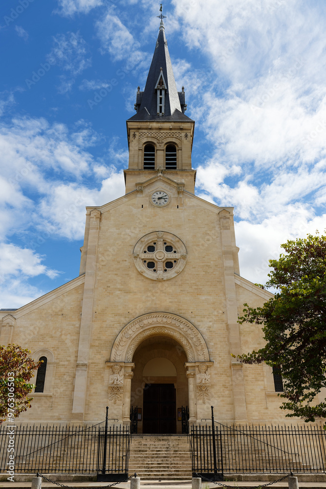Fototapeta premium Notre-Dame de la Gare is a Roman Catholic parish church located on Place Jeanne-d'Arc in the 13th arrondissement of Paris, France. .