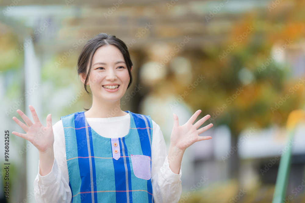 Autumn and winter images of autumn and winter leaves for childcare and kindergarten recruitment jobs Waving hands