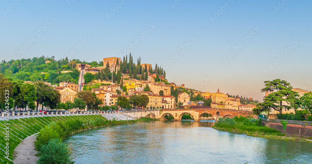 Obraz premium Verona city downtown skyline, cityscape of Italy in Europe