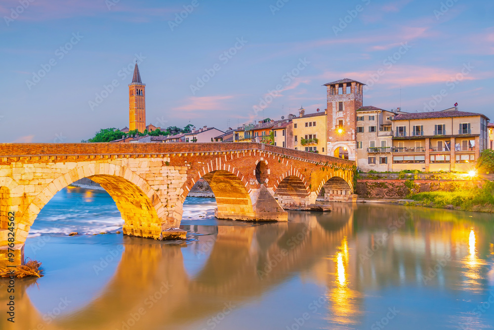 Obraz premium Verona city downtown skyline, cityscape of Italy in Europe