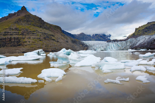 Svínafellsjökull - an outle...