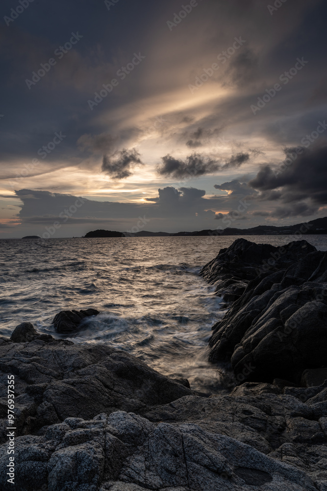 Fototapeta premium 美しい夕暮れの海岸