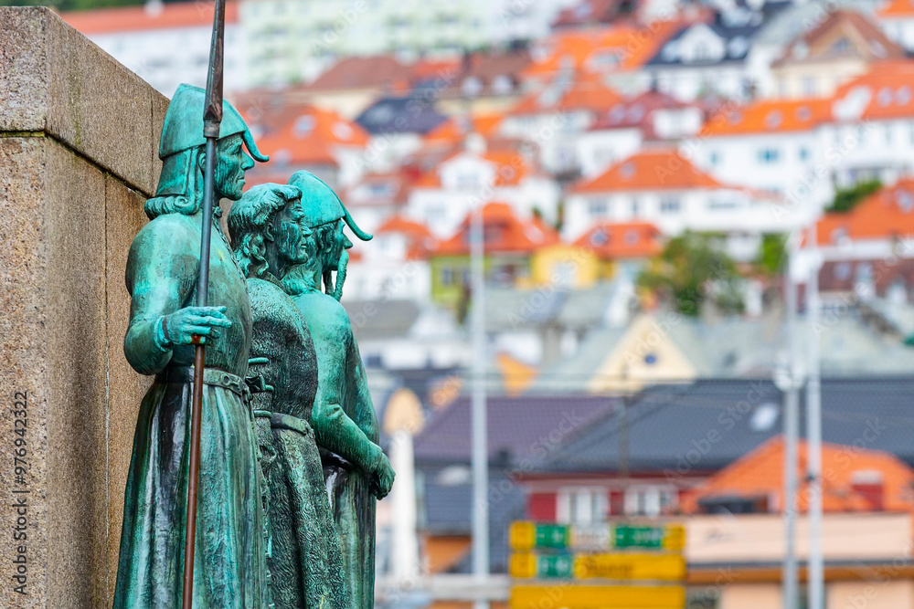 Obraz premium Bergen, Norway Sailor's Monument and houses