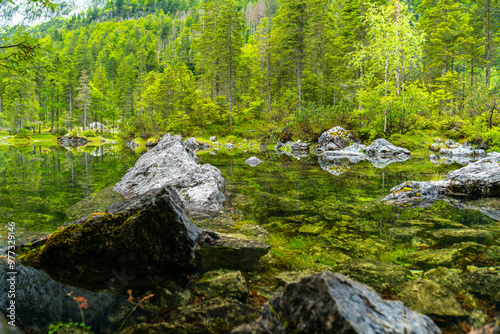 Gosaulacke bei Hallstatt am Dachstein – Atemberaubende Alpenlandschaft in Österreich photo
