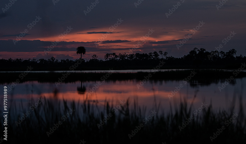 Naklejka premium sunset on the lake