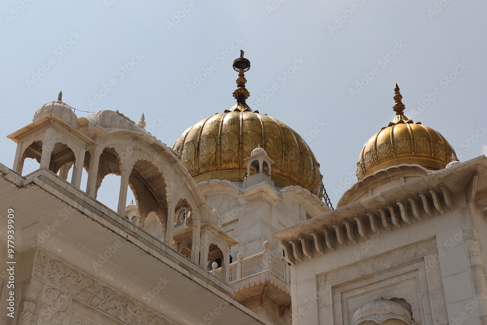 Fototapeta premium Gurudwara Bangla Sahib Sikh temple in india