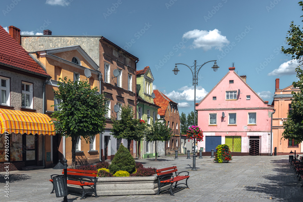 Summer cityscape of Nowe Miasteczko, Nowa Sól County, Lubusz (lubuskie): Market square (Rynek)