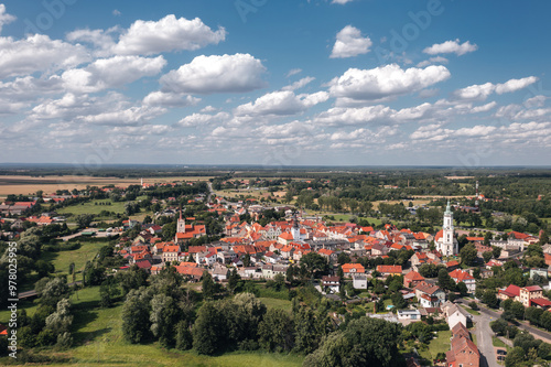 Obraz na płótnie Summer aerial skyline cityscape of Nowe Miasteczko, Nowa Sól County, Lubusz (lubuskie). Wide panoramic view of the old town and market square (Rynek) w salonie