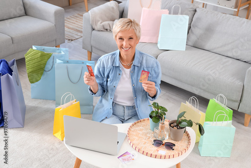Mature woman with credit ca...